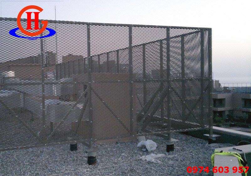 lưới dập giãn làm hàng rào