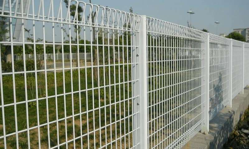 lưới thép hàn làm hàng rào